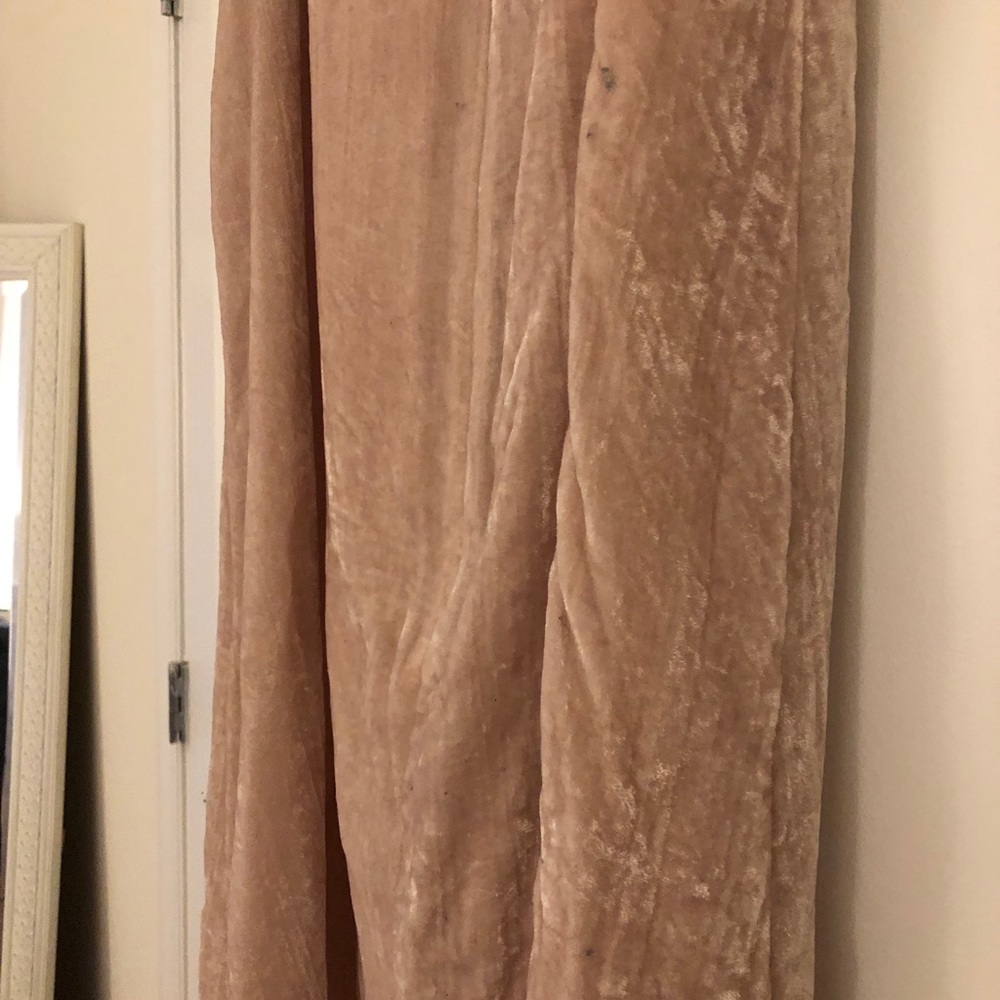 Loft crushed velvet in pale pink - Picture 3 of 4